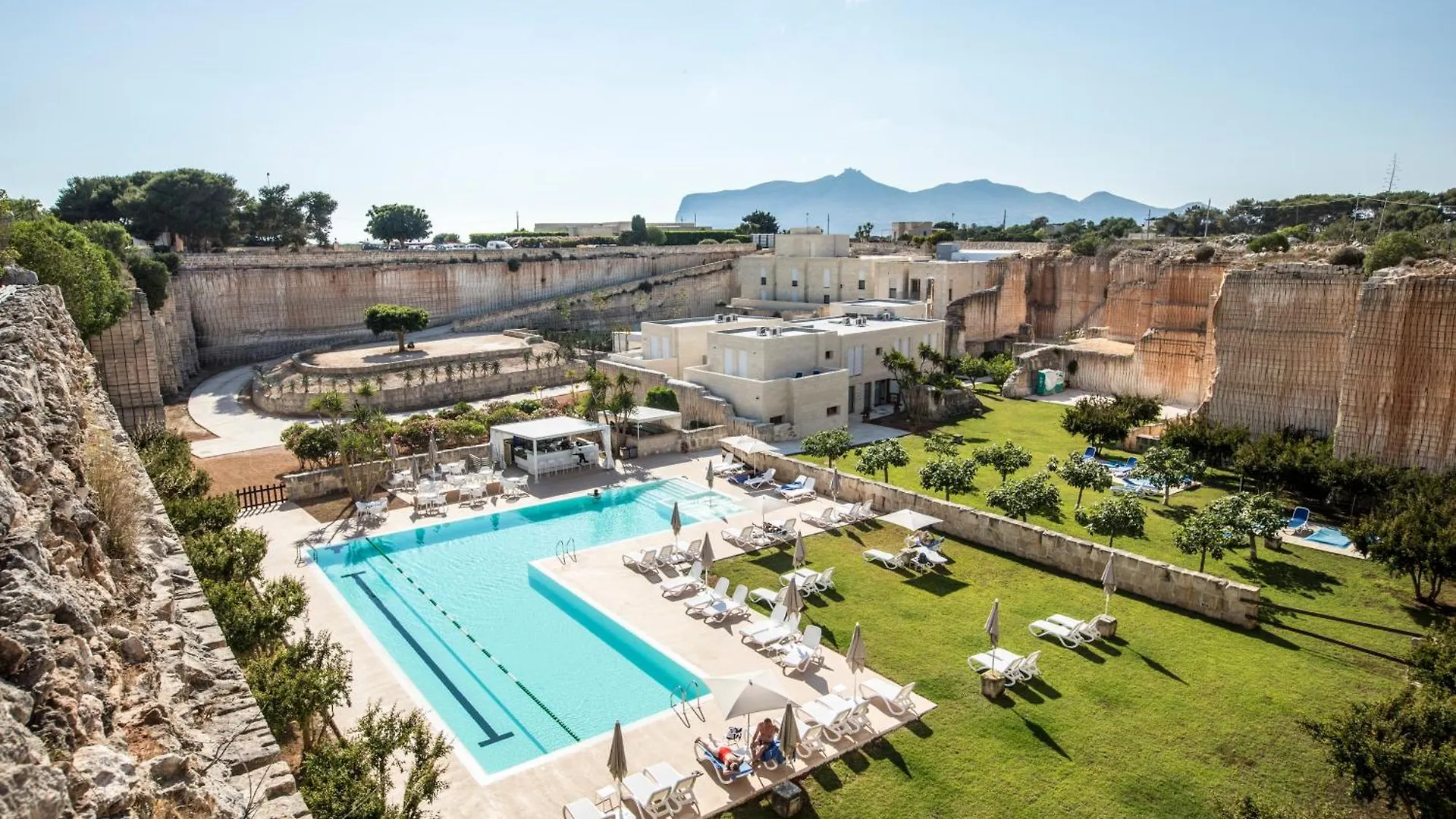 Cave Bianche Hotel location
